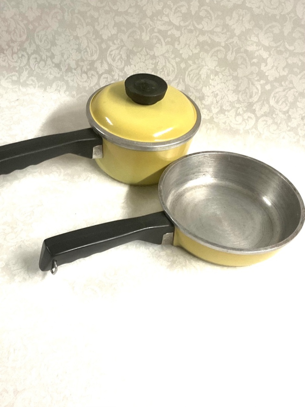 CLUB Aluminum Skillet & Lid  6" Yellow